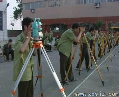 河北省交通职业技术学校公路专业测量实习.jpg