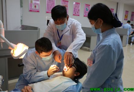 石家庄天使护士学校口腔修复工艺专业厚不厚.png