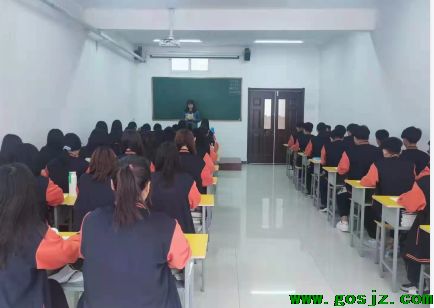 河北同仁医学中等专业学校校服.png