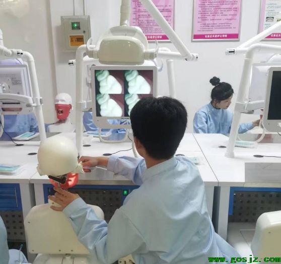 石家庄天使护士学校口腔修复工艺实训课.png