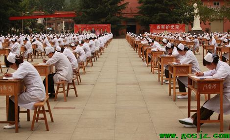初中生学护理哪个学校好.png